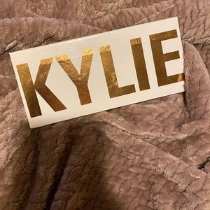 Kylie Cosmetics: The Royal Peach Palette